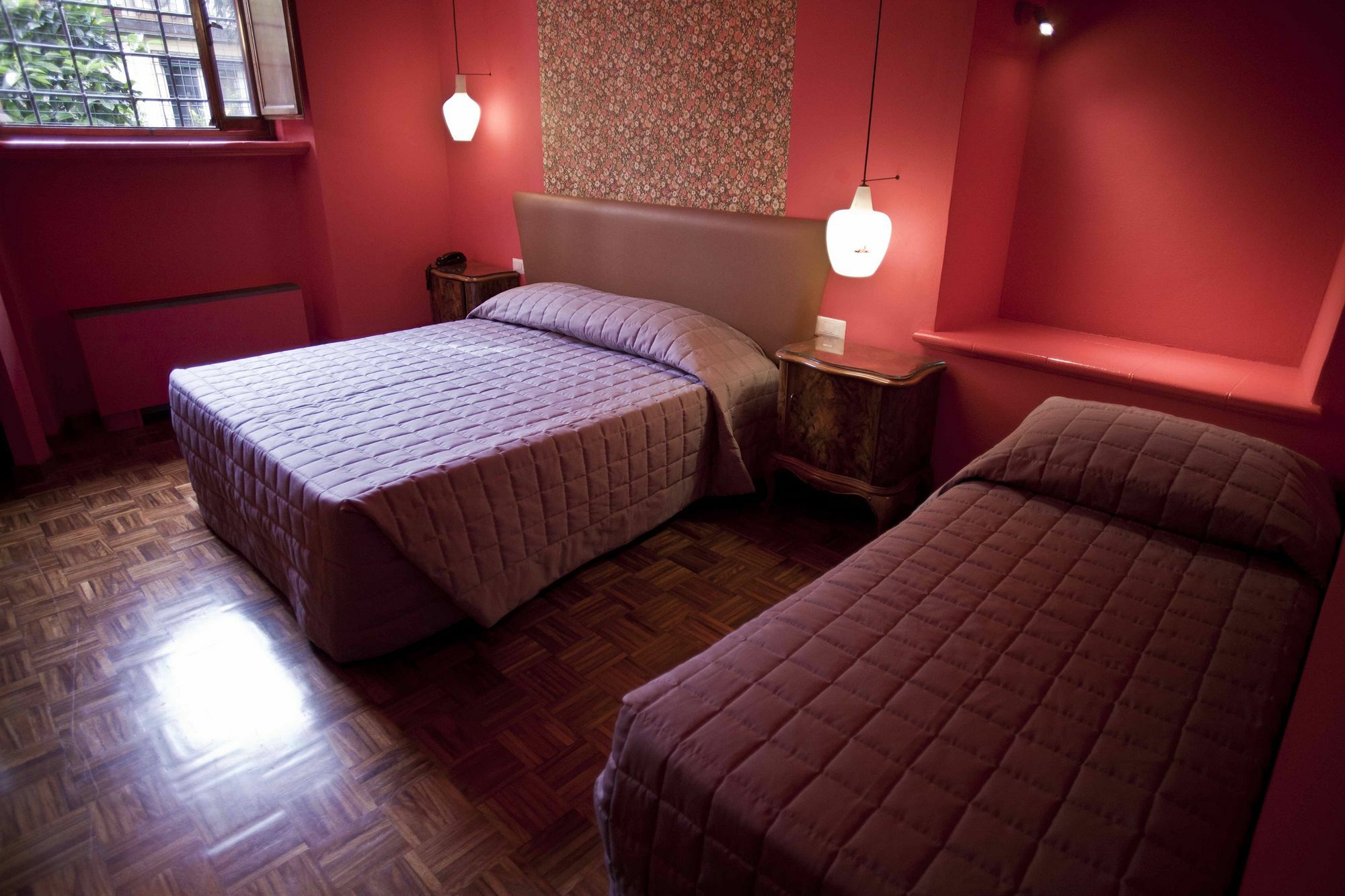 Diana & Depandance Hotel 2*